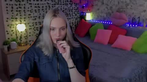 Snapshot of gina_lovelyy chatting on 10, 5, 2026 Gina online show from 10, 5, 2026