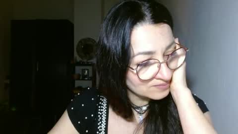 GinaONeon online show from 28, 2, 2025