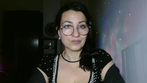 GinaONeon online show from 4, 3, 2025