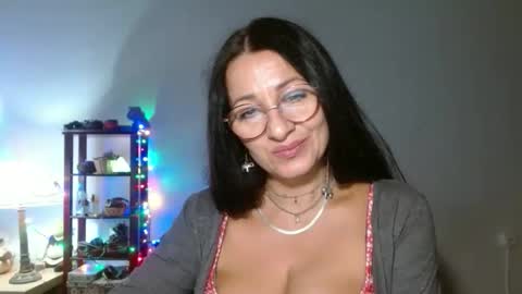 Snapshot of ginaoneon chatting on 10, 10, 2025 GinaONeon online show from 10, 10, 2025