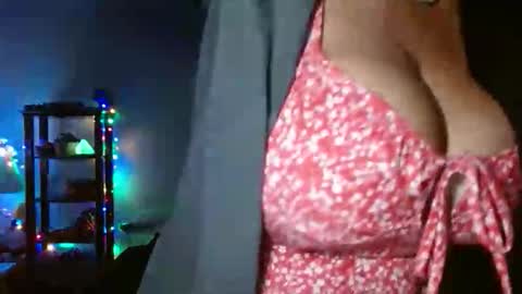 Snapshot of ginaoneon chatting on 25, 10, 2025 GinaONeon online show from 25, 10, 2025