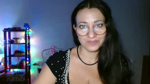 Snapshot of ginaoneon chatting on 30, 10, 2025 GinaONeon online show from 30, 10, 2025