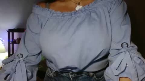 GinaONeon online show from 10, 11, 2025