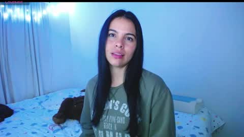 Snapshot of giorivera199 chatting on 12, 3, 2025 GIO RIVERA online show from 12, 3, 2025