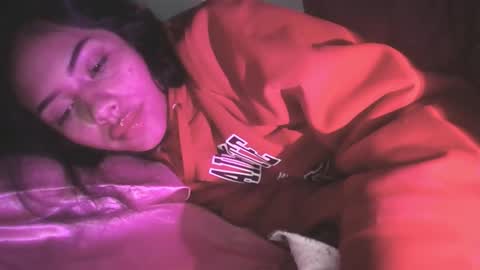 giovanna_oliveria online show from 5, 1, 2026