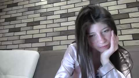 girl_cute007 online show from 8, 5, 2026