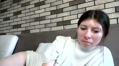 girl_cute007 online show from 14, 6, 2026