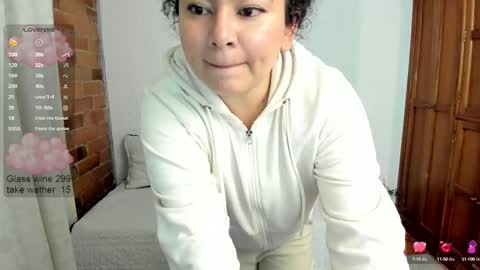 girl_inline online show from 23, 2, 2025
