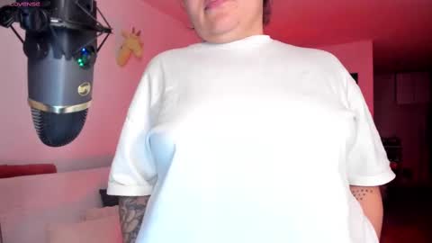 girl_inline online show from 17, 9, 2025