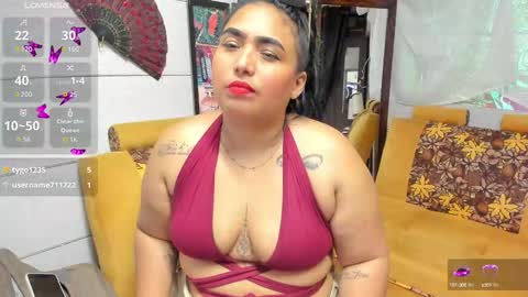 Snapshot of girl_luna_ chatting on 8, 10, 2025 girl_luna_ online show from 8, 10, 2025