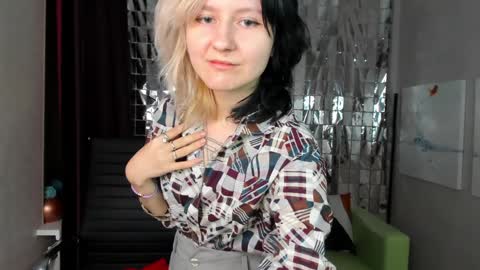 Snapshot of girl_next_doorr chatting on 25, 1, 2025 girl_next_doorr online show from 25, 1, 2025