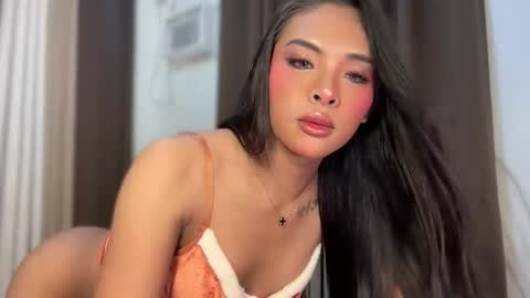 queen ronna online show from 31, 5, 2026