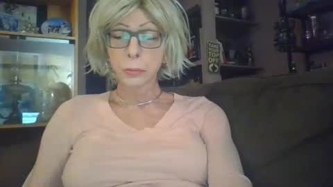 Snapshot of girlinrock chatting on 12, 2, 2026 Girlinrock online show from 12, 2, 2026