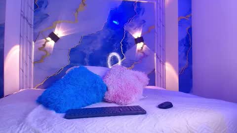 Snapshot of girls_from_medellin chatting on 2, 11, 2025 eleanor and celeste online show from 2, 11, 2025