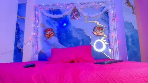 Snapshot of girls_from_medellin chatting on 2, 12, 2025 eleanor and celeste online show from 2, 12, 2025