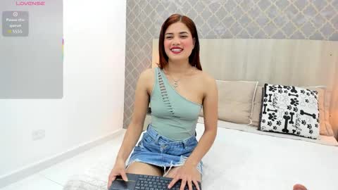 Snapshot of gisela_moreno chatting on 27, 11, 2025 Gisela Moreno online show from 27, 11, 2025