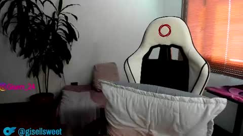 Snapshot of gisellasweet chatting on 21, 6, 2026 Gisella online show from 21, 6, 2026