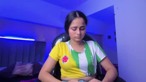 Snapshot of giselle_roldan chatting on 4, 7, 2026 GISELLE ROLDAN online show from 4, 7, 2026