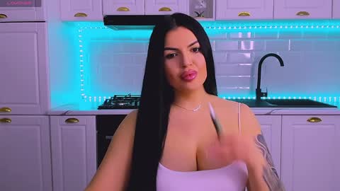 Giulia online show from 17, 3, 2026