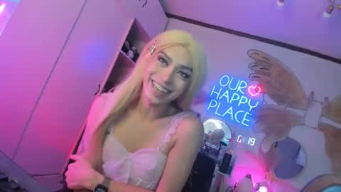 Snapshot of giveittokylie chatting on 20, 9, 2025 Kylie online show from 20, 9, 2025