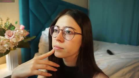 Agness online show from 5, 12, 2025