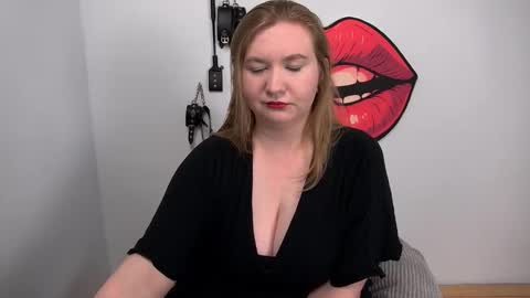 Snapshot of glamorousnikki chatting on 13, 9, 2025 Nikki online show from 13, 9, 2025