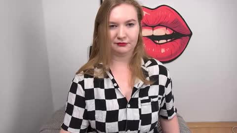 Snapshot of glamorousnikki chatting on 4, 10, 2025 Nikki online show from 4, 10, 2025