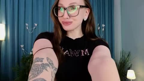 Snapshot of glamorqueen chatting on 15, 9, 2025 Marta online show from 15, 9, 2025
