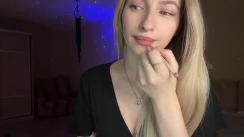 Snapshot of glamour_rogue chatting on 3, 12, 2025 glamour_rogue online show from 3, 12, 2025