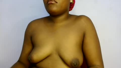 Snapshot of glamslut8 chatting on 10, 7, 2026 sweet girl online show from 10, 7, 2026