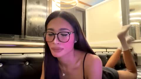 gleiahong online show from 17, 5, 2026