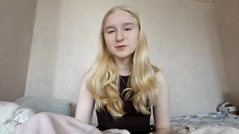 Snapshot of glennabeem chatting on 17, 4, 2026 Laura online show from 17, 4, 2026