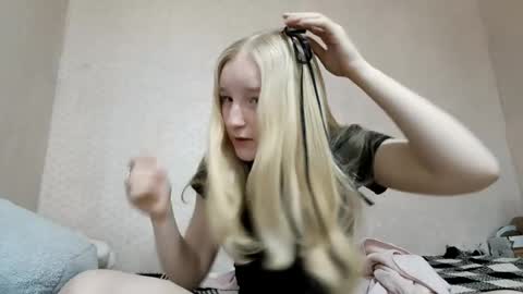 Snapshot of glennabeem chatting on 21, 4, 2026 Laura online show from 21, 4, 2026
