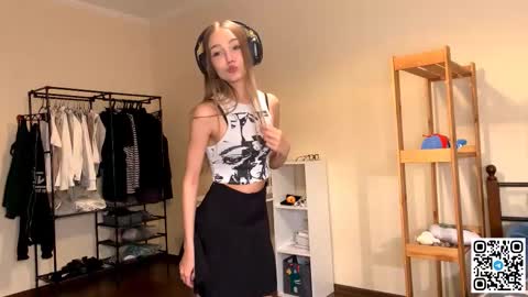 Snapshot of glennbloebaum chatting on 26, 11, 2025 Catalina online show from 26, 11, 2025