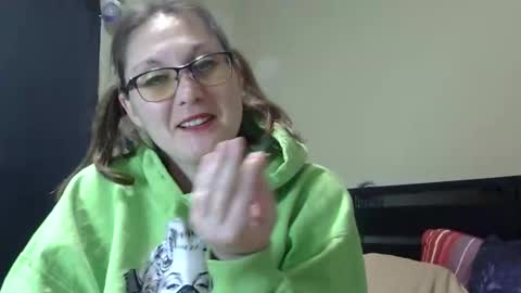 glitchwitchxoxo online show from 14, 12, 2025