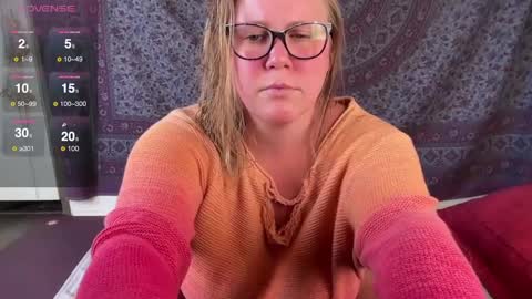 Snapshot of glitterkitty_108 chatting on 7, 10, 2025 GlitterKitty 108 online show from 7, 10, 2025