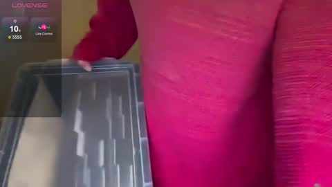 Snapshot of glitterkitty_108 chatting on 10, 11, 2025 GlitterKitty 108 online show from 10, 11, 2025