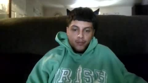 Snapshot of glly555 chatting on 19, 4, 2026 glly555 online show from 19, 4, 2026