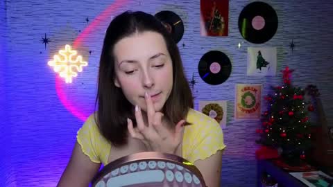 Snapshot of glo_lo chatting on 18, 12, 2024 Bye everybody Ill be online Monday December 2nd Saturday and Sunday off online show from 18, 12, 2024