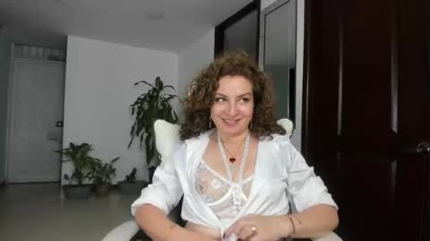 gloriacrespo online show from 13, 2, 2025