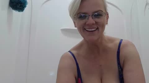 Snapshot of gloryummy chatting on 18, 2, 2025 Gloryummy online show from 18, 2, 2025