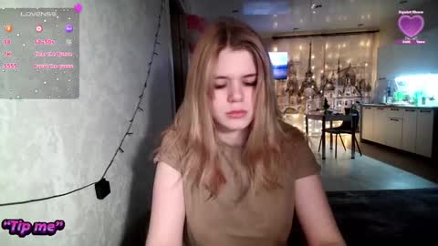  Roxy  online show from 4, 1, 2025