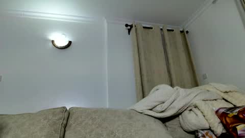 glossybae online show from 2, 12, 2025