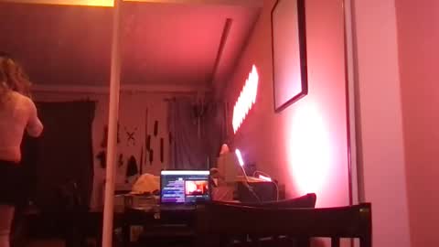 Snapshot of glow92 chatting on 23, 9, 2025 Glow Goddess online show from 23, 9, 2025