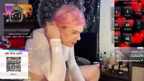 Snapshot of glow92 chatting on 19, 10, 2025 Glow Goddess online show from 19, 10, 2025