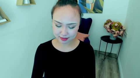 Mila online show from 4, 4, 2026