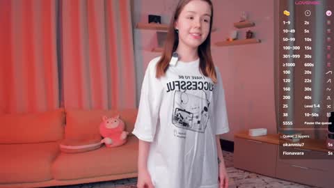 Snapshot of glowhub_ chatting on 15, 3, 2026 Ann Eliz and Gigi online show from 15, 3, 2026