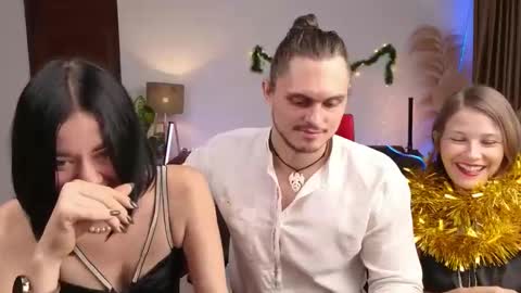 Snapshot of goddess_marylin chatting on 24, 12, 2024   330 UTC2 girls   online show from 24, 12, 2024