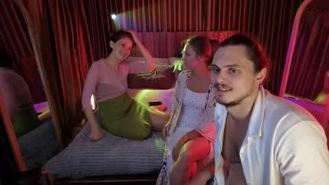 Snapshot of goddess_marylin chatting on 7, 11, 2025 330 UTC2 girls online show from 7, 11, 2025