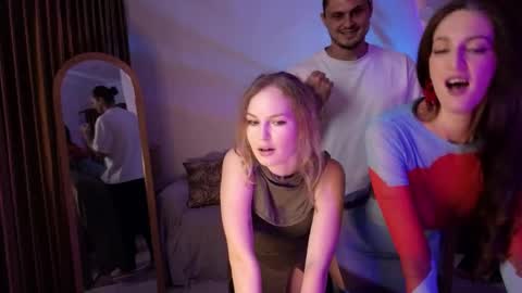   330 UTC2 girls   online show from 15, 3, 2026